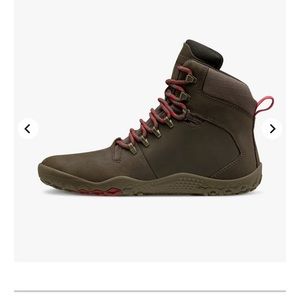 Vivobarefoot Tracker size 37, US women’s 6.5